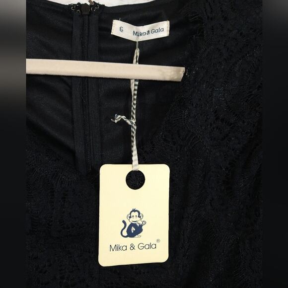A Mika & Gala Women's Black Floral Lace V Neck Short Romper NWT Size XS 0 2 UK-6 - Picture 9 of 12